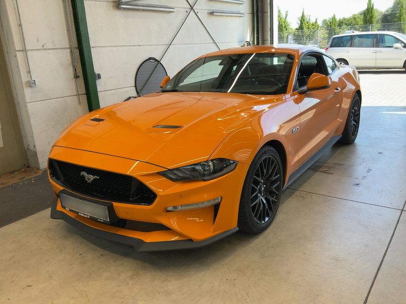 Ford Mustang 5.0 Ti-VCT V8 — 1/8