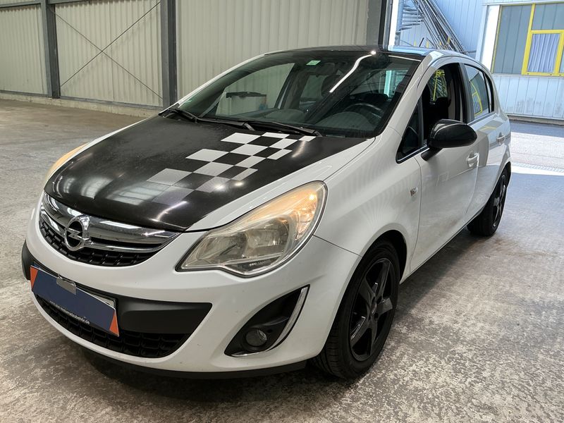 Opel Corsa 1.4 — фото 1