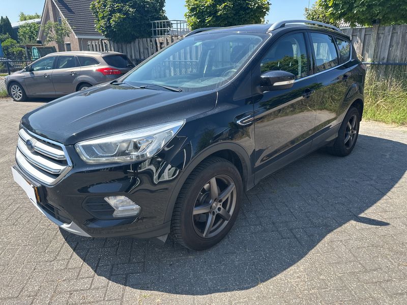 Ford Kuga 1.5 EcoBoost — 1/8