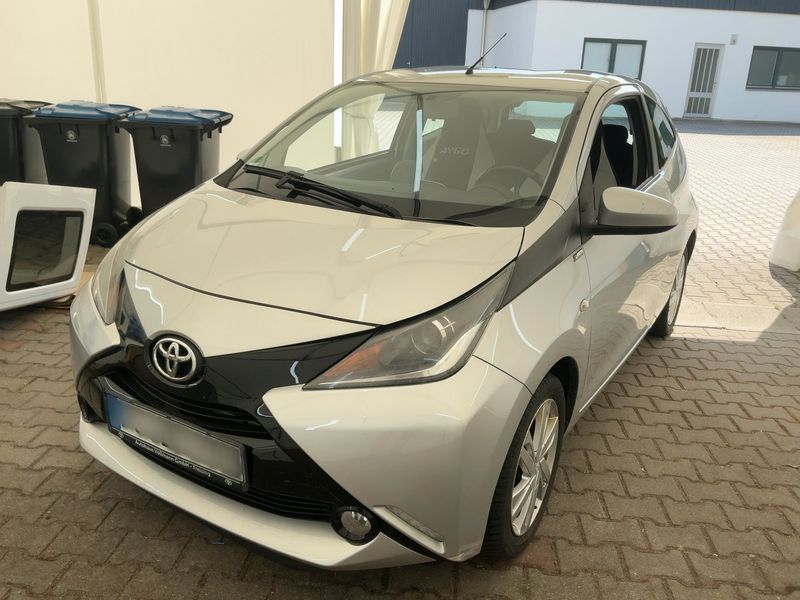 Toyota Aygo 1.0 — 1/8