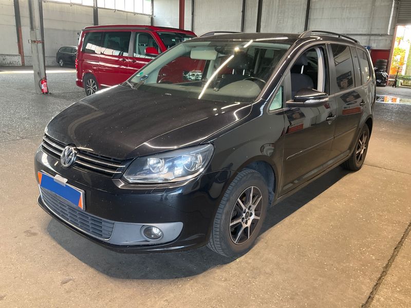 Volkswagen Touran 1.6 TDI — 1/8