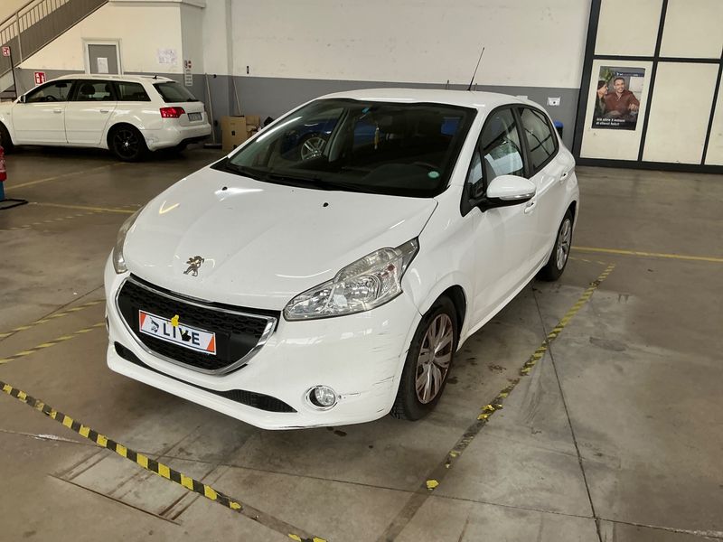 Peugeot 208 1.4 VTi — 1/8