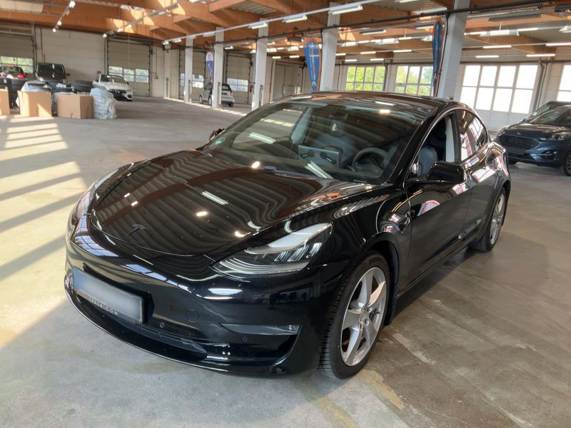 Tesla Model 3 Long Range Dual AWD — 1/8