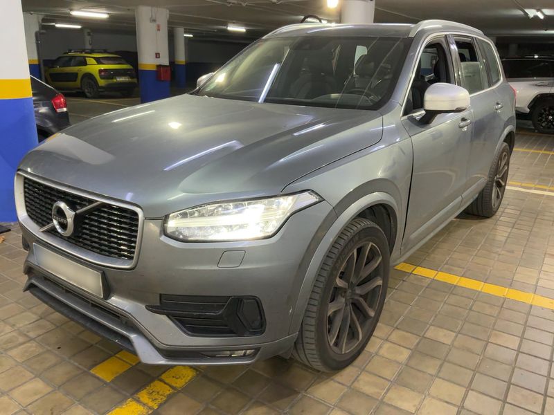 Volvo XC90 2.0 D5 — 1/8