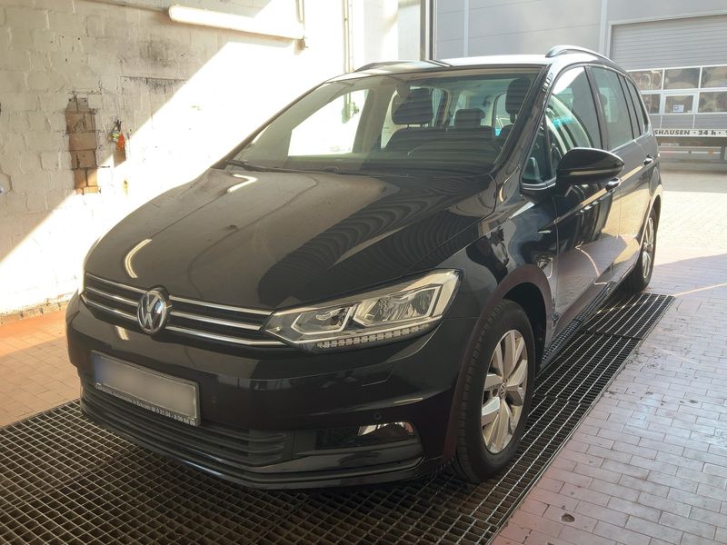 Volkswagen Touran 1.4 TSI — 1/8