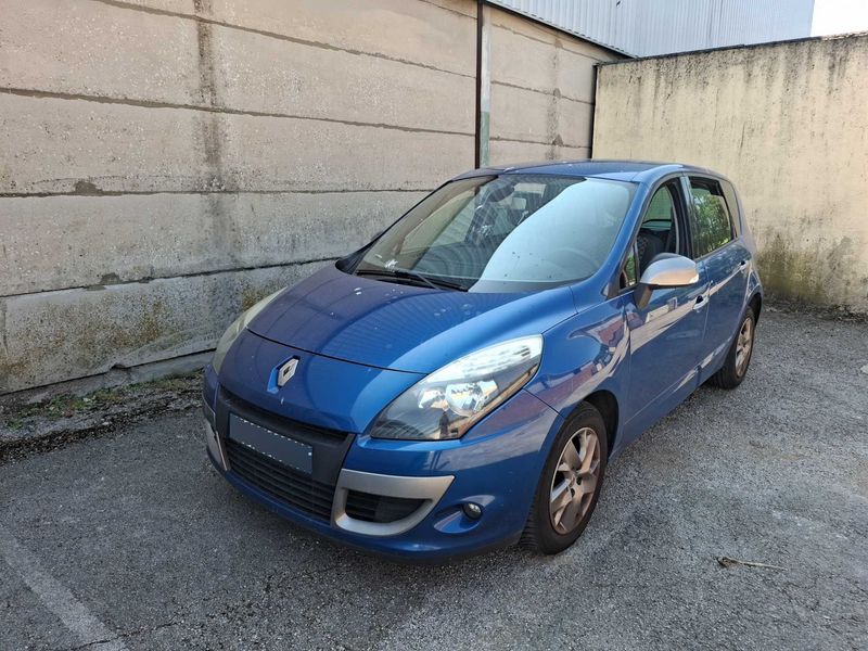 Renault Scenic 1.6 dCi — 1/8
