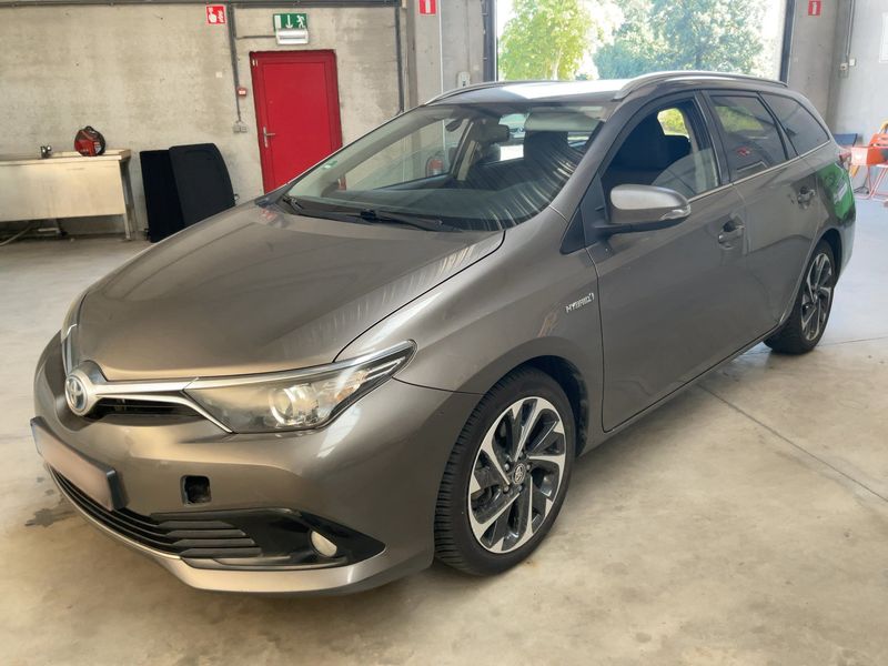 Toyota Auris Touring Sports 1.8 Hybrid — 1/8