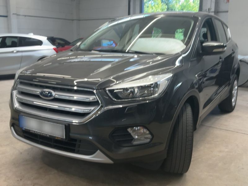 Ford Kuga 1.5 EcoBoost — фото 1