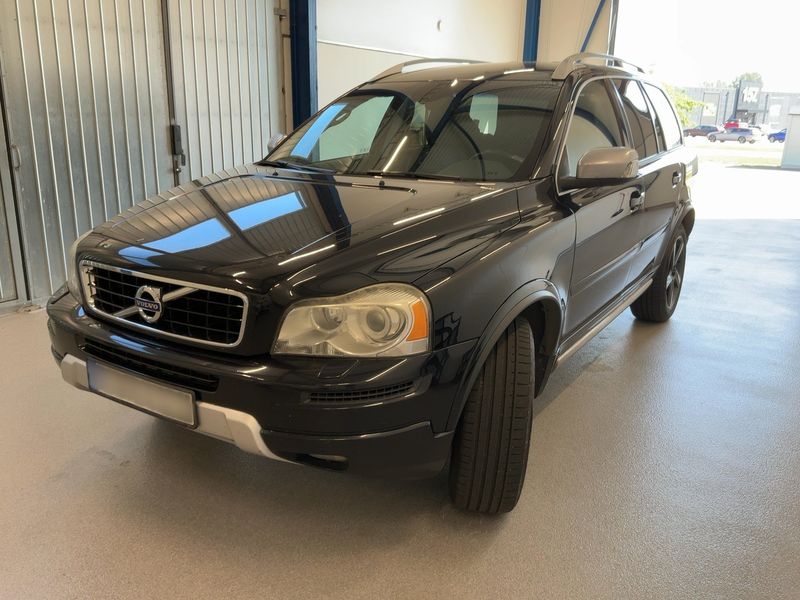Volvo XC90 2.4 D5 — 1/8
