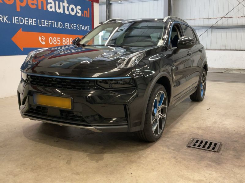 Lynk & Co 01 1.5 Plug-in Hybrid — фото 1