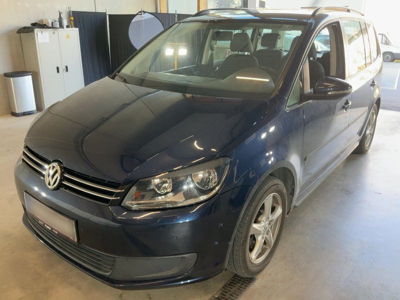 Volkswagen Touran 1.6 TDI — фото 1