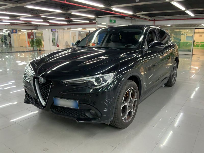 Alfa Romeo Stelvio 2.2 JTDM — 1/8