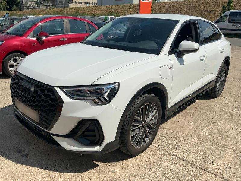 Audi Q3 Sportback 45 TFSIe — 1/8
