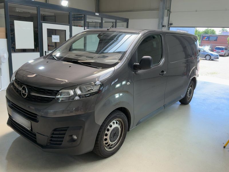 Opel Vivaro 2.0 CDTI — 1/8