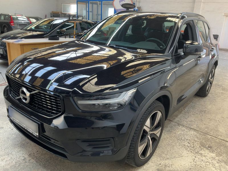 Volvo XC40 1.5 T5 Plug-in Hybrid — 1/8