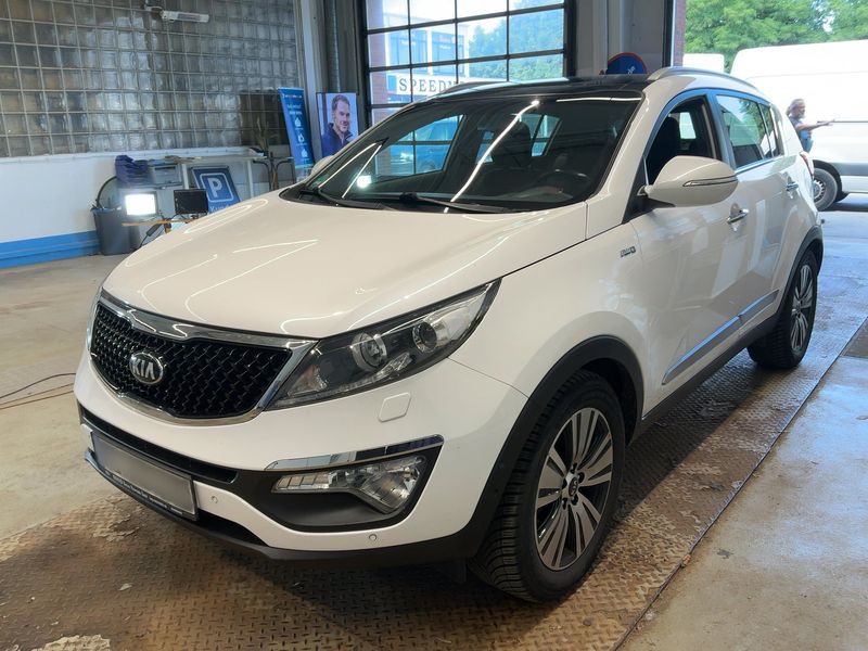 Kia Sportage 2.0 CRDi — 1/8