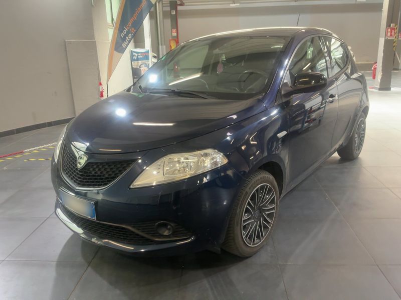 Lancia Ypsilon 1.2 — 1/8