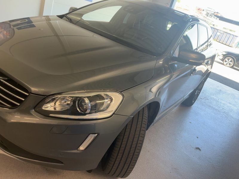Volvo XC60 2.0 D4 — 1/8