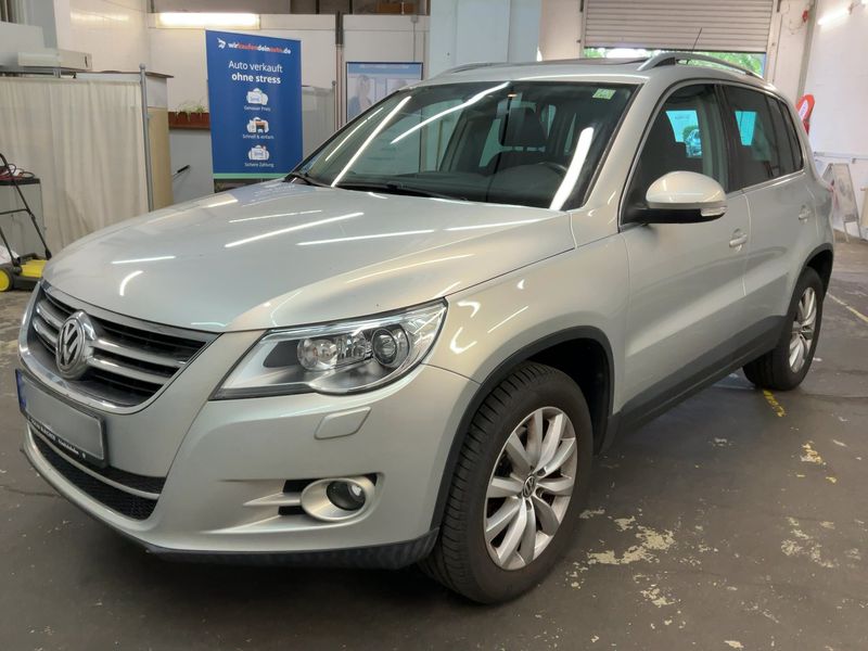 Volkswagen Tiguan 2.0 TSI — 1/8