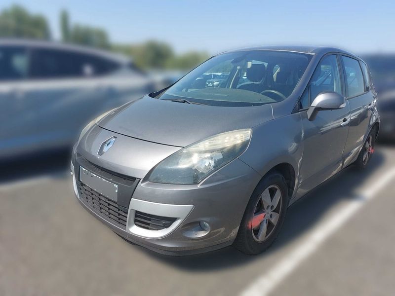 Renault Scenic 1.5 dCi — фото 1