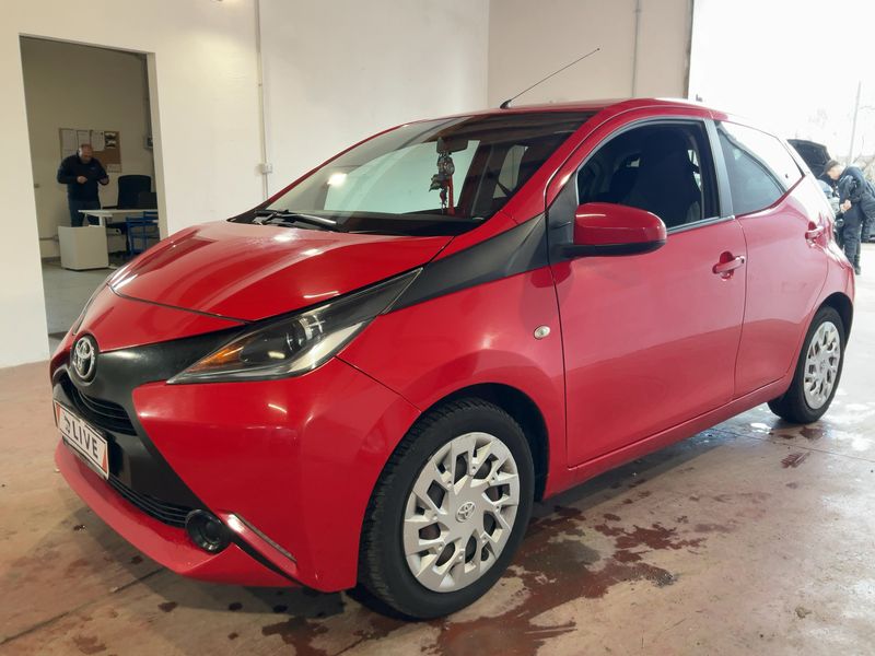 Toyota Aygo 1.0 — 1/8