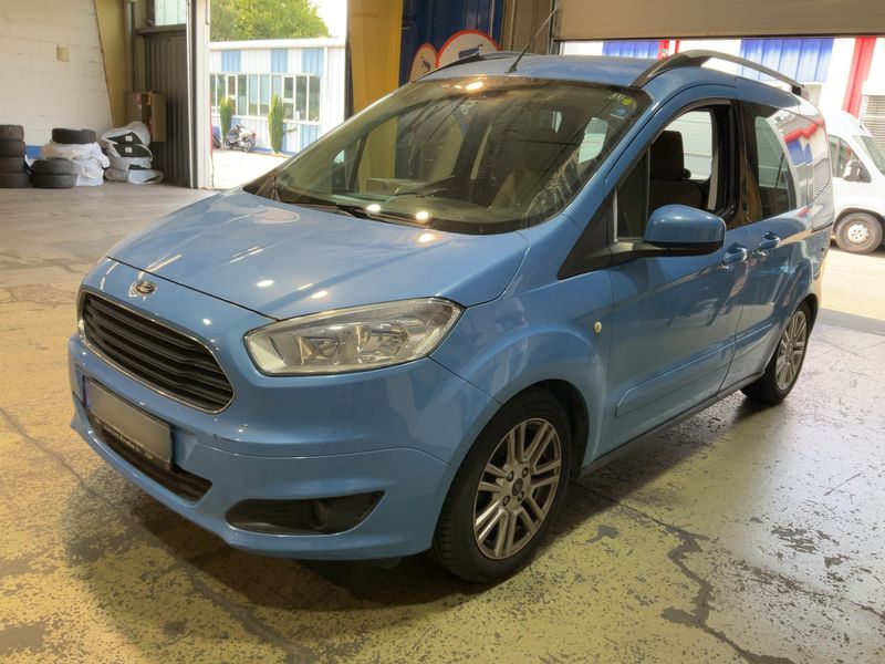 Ford Tourneo 1.5 TDCi — 1/8