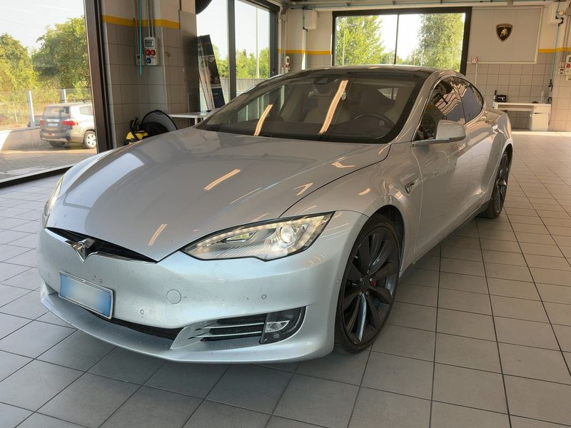Tesla Model S P85D — 1/8