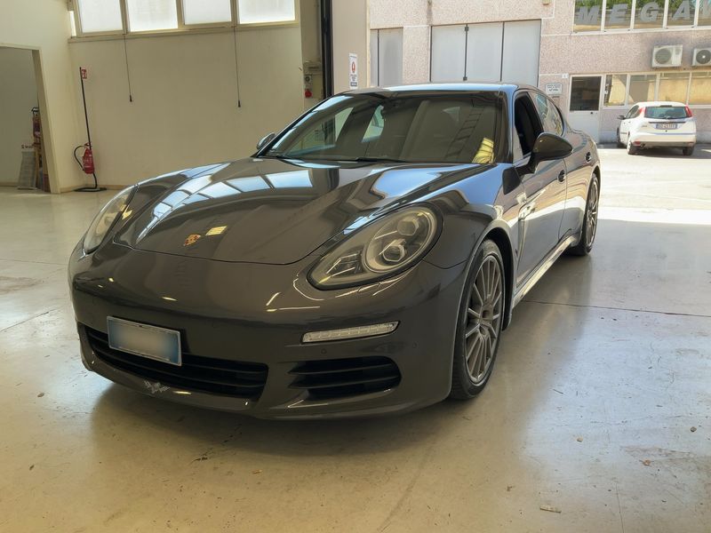 Porsche Panamera Diesel — 1/8