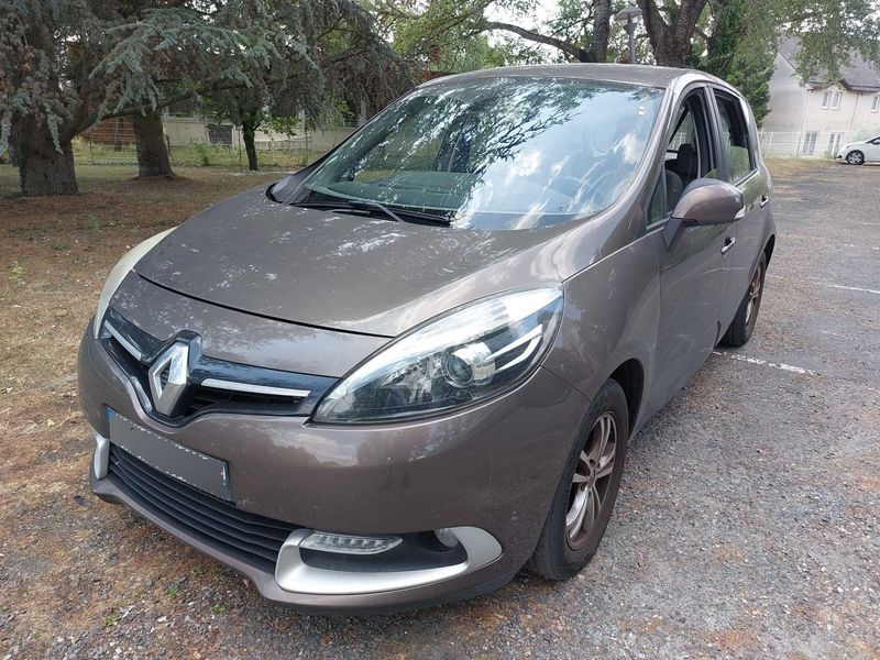 Renault Scenic 1.5 dCi — фото 1