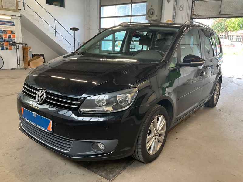 Volkswagen Touran 1.6 TDI — фото 1