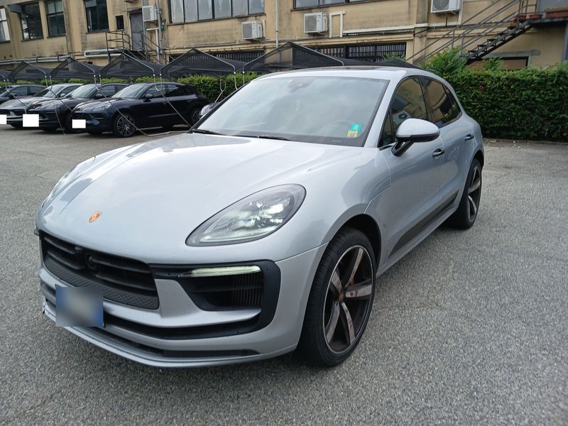 Porsche Macan S — 1/8