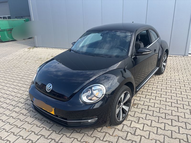 Volkswagen Beetle 2.0 TSI — 1/8