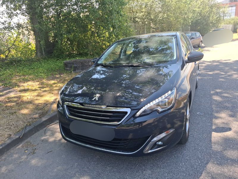 Peugeot 308 1.2 e-THP — 1/8