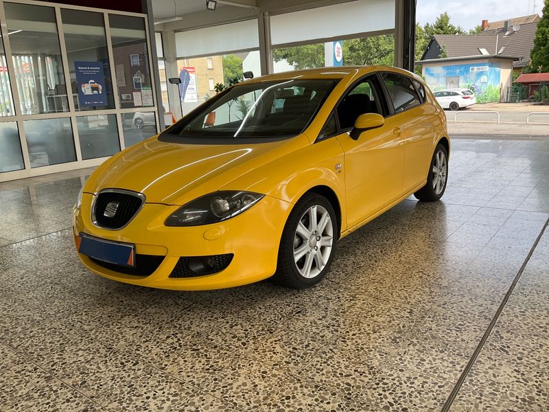 Seat Leon 2.0 FSI — 1/8