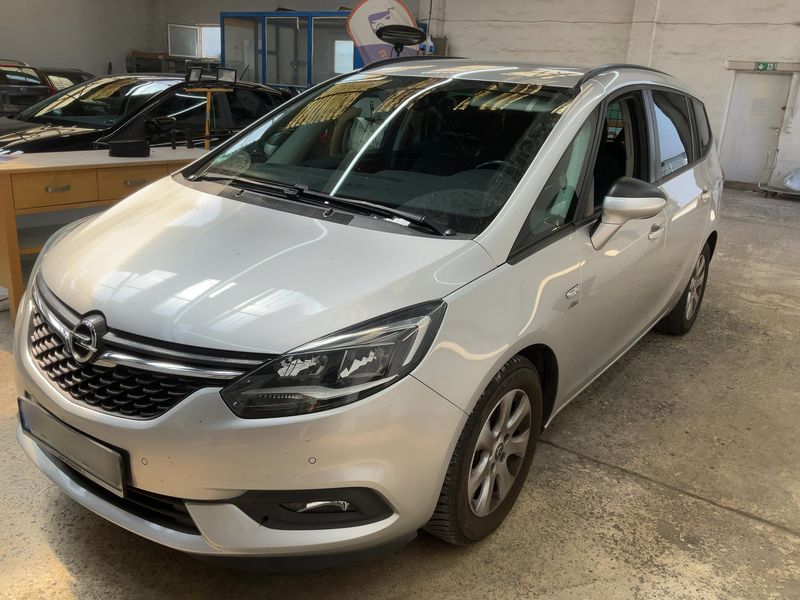 Opel Zafira Tourer 1.4 Turbo — 1/8