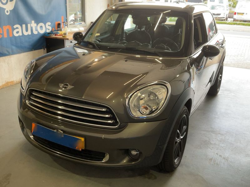 MINI Countryman Cooper — 1/8