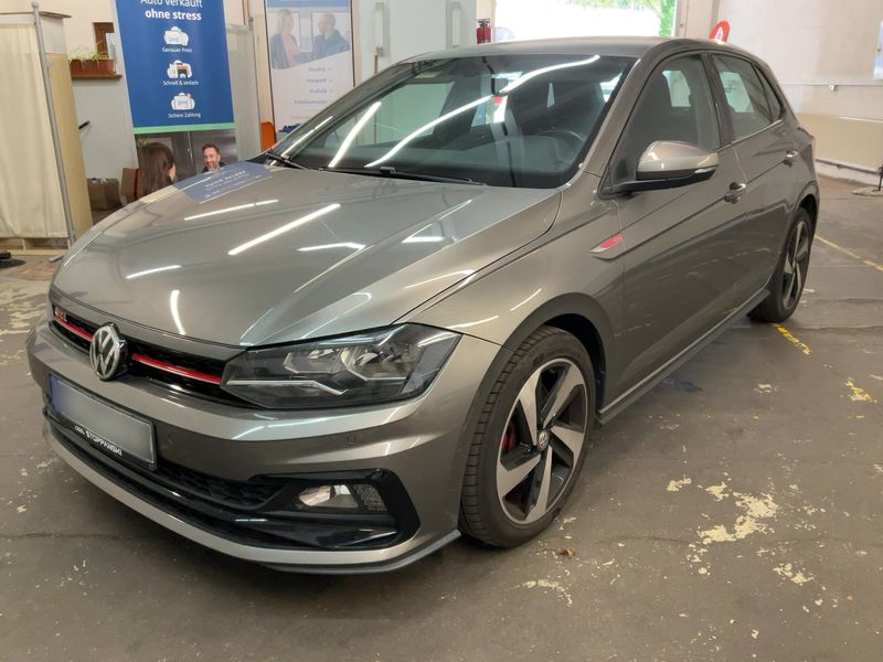 Volkswagen Polo 2.0 TSI — 1/8