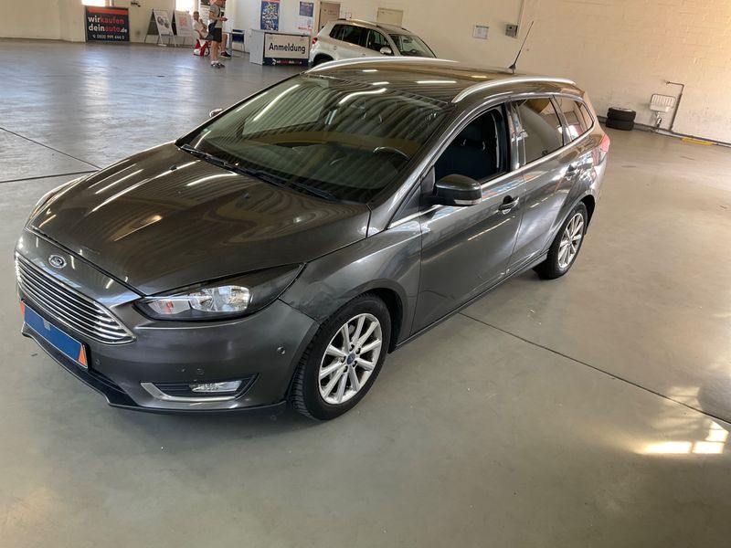 Ford Focus 1.0 EcoBoost — фото 1