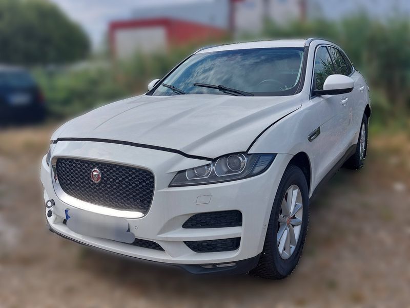 Jaguar F-Pace 20d — 1/8