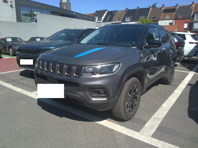 Jeep Compass 1.3 T4 4xe Plug-in Hybrid — 1/8
