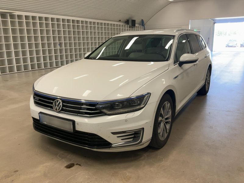 Volkswagen Passat 1.4 GTE — фото 1