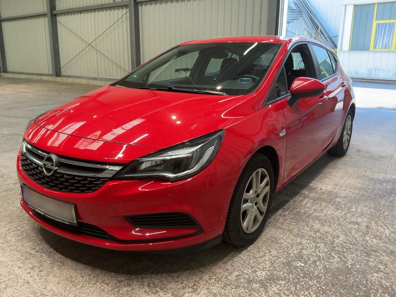 Opel Astra 1.6 CDTI DPF — фото 1