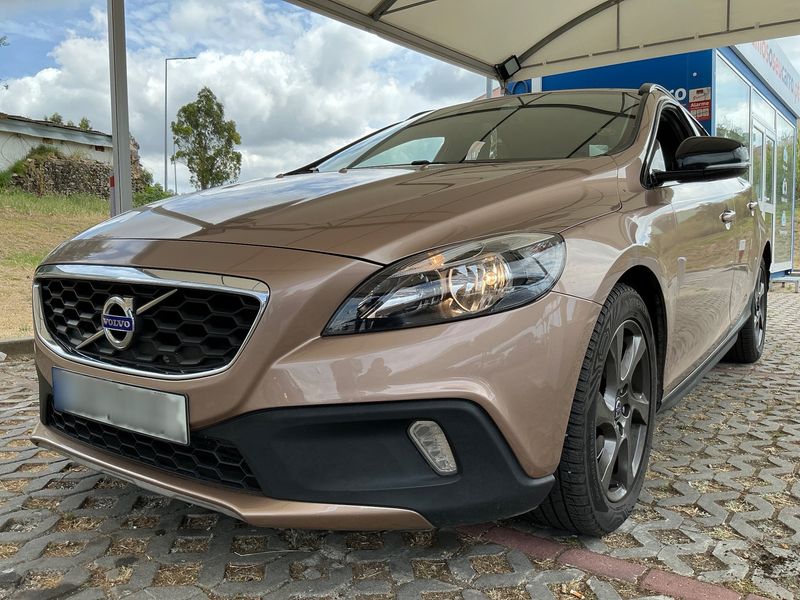 Volvo V40 Cross Country 1.6 D2 — 1/8