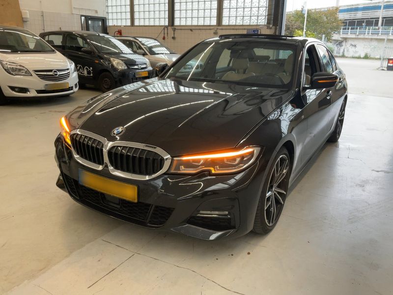 BMW 3er 330i — 1/8