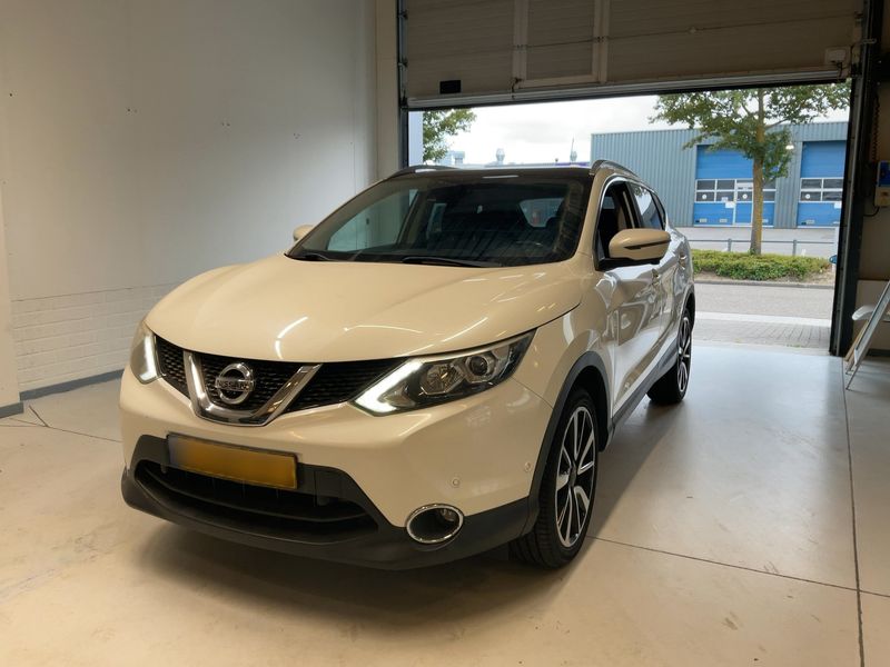 Nissan Qashqai 1.2 — 1/8