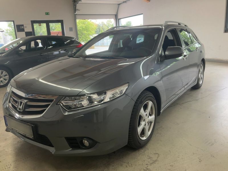 Honda Accord 2.0 — 1/8