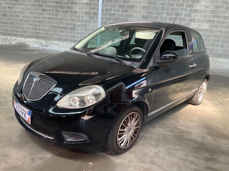 Lancia Ypsilon 1.2 — фото 1