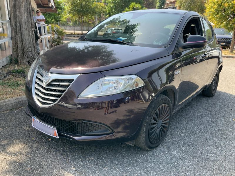 Lancia Ypsilon 1.2 GPL — 1/8