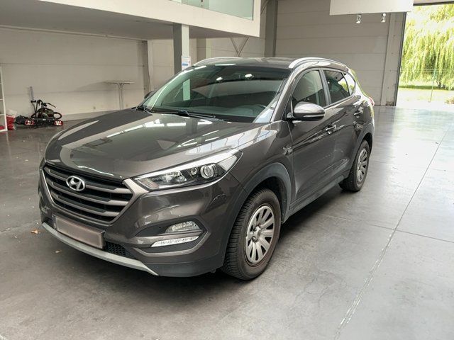 Hyundai Tucson 1.6 — 1/8