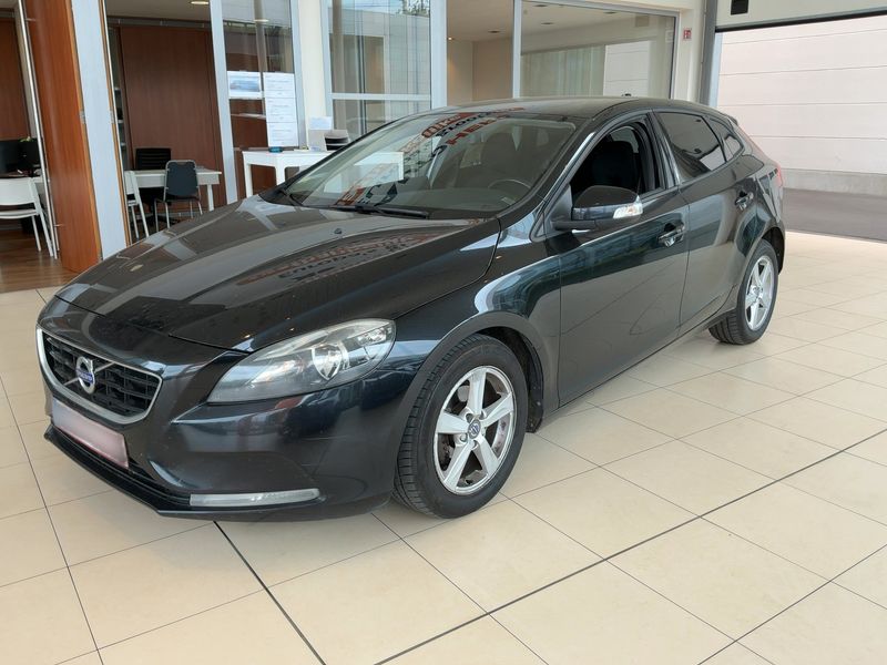 Volvo V40 1.6 D2 — 1/8